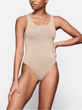 NWT SKIMS Body Sculpting Soft Smoothing Bodysuit Thong Tan Sz M